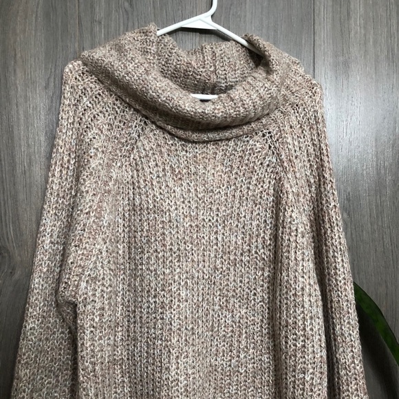 Crocheted Tunic Sweater - Picture 3 of 9